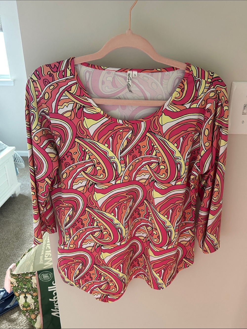 LuLuB colorful top . Like new. Small
